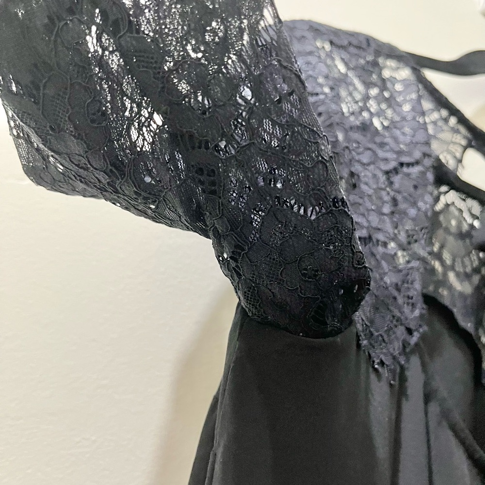 Sézane Adeline Blouse in Noir, FR Size 40 (US 8) - Picture 13 of 15